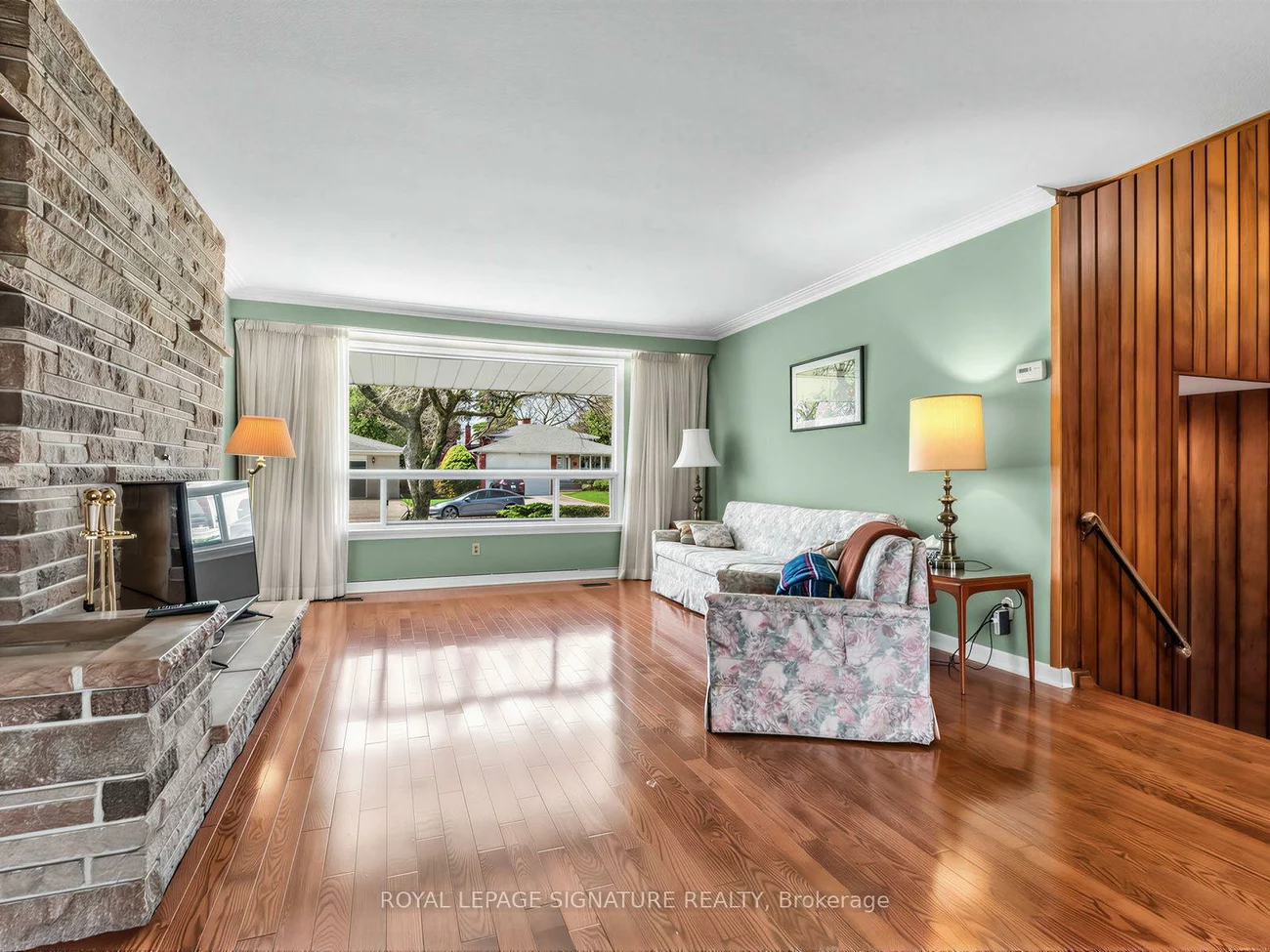 62, Dukinfield, Parkwoods-Donalda, Toronto