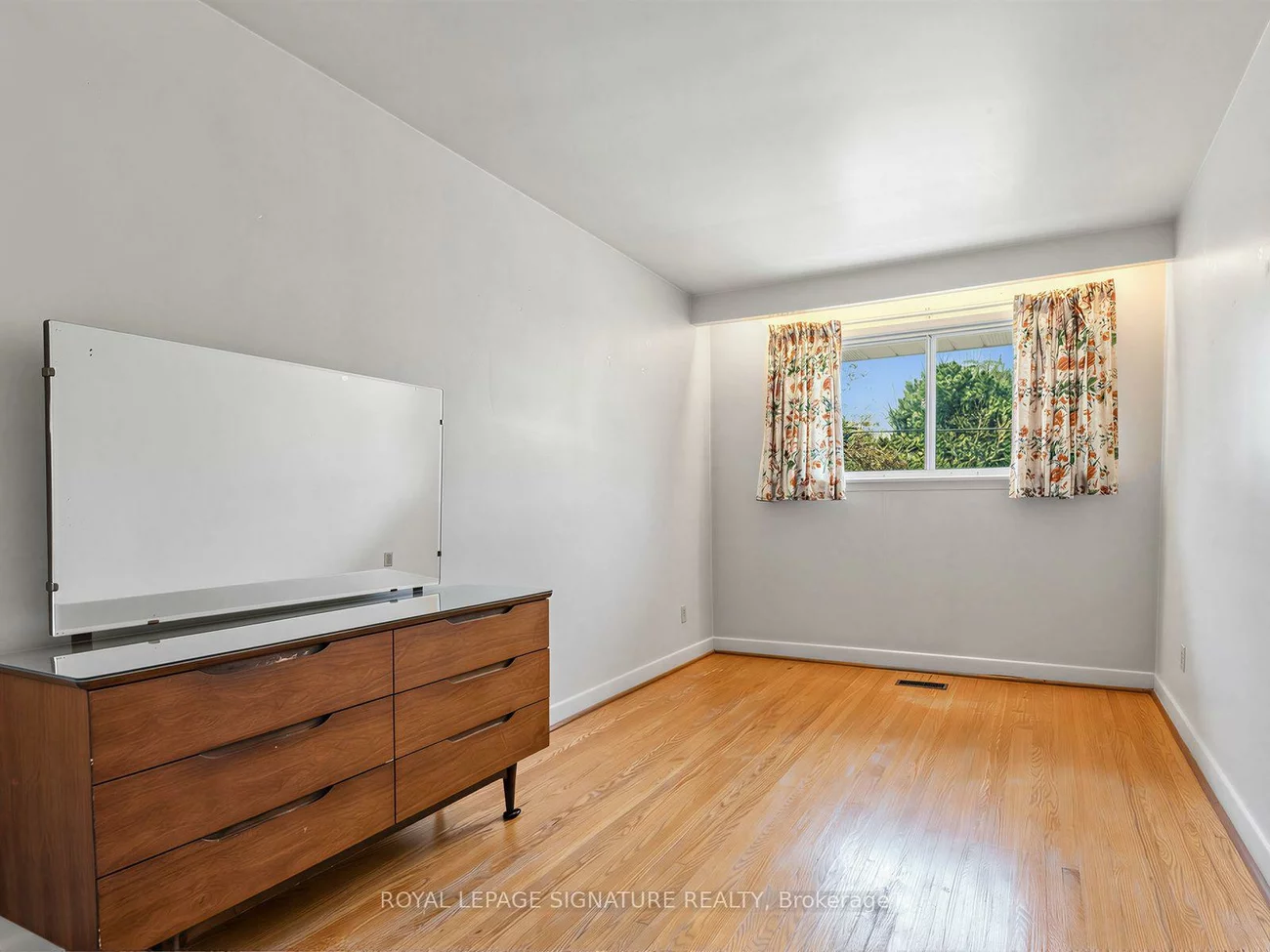 62, Dukinfield, Parkwoods-Donalda, Toronto