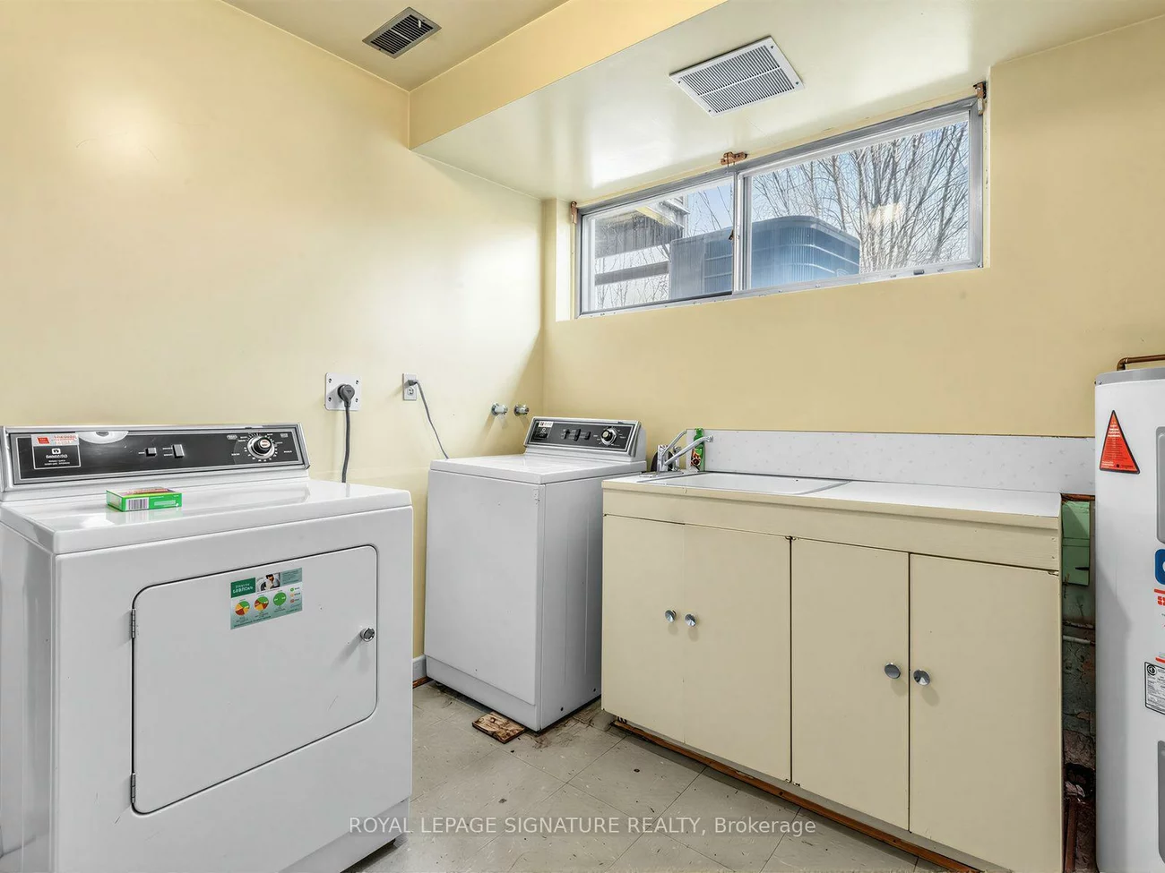 62, Dukinfield, Parkwoods-Donalda, Toronto