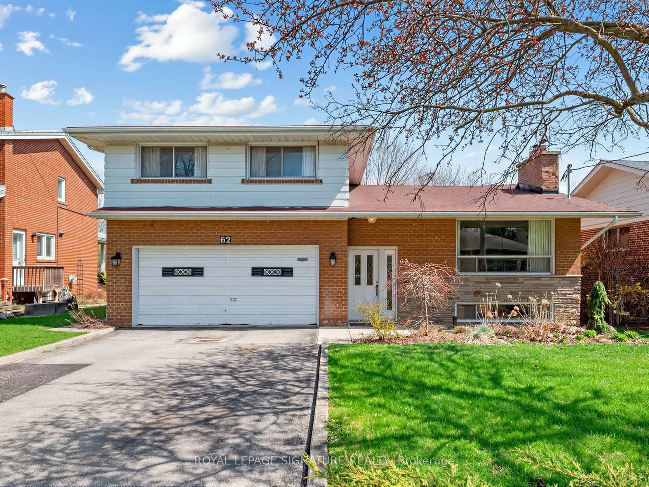 62, Dukinfield, Parkwoods-Donalda, Toronto