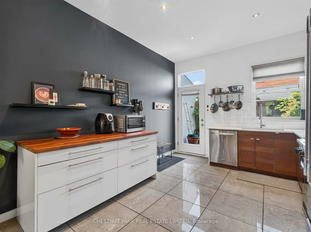 28, Robinson, Trinity-Bellwoods, Toronto