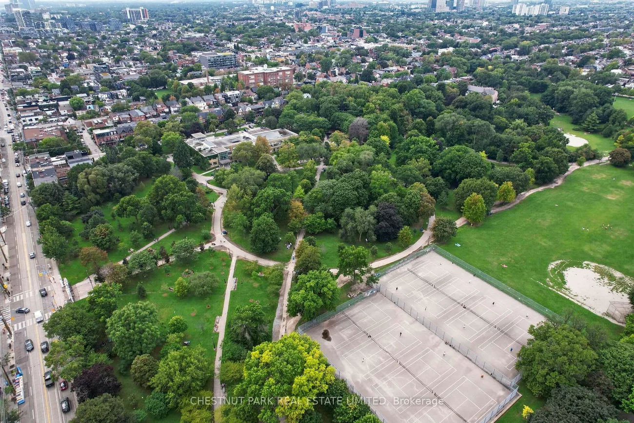 28, Robinson, Trinity-Bellwoods, Toronto