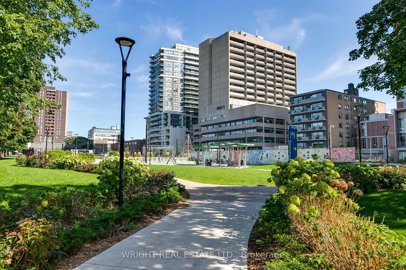 276, Robert, University, Toronto