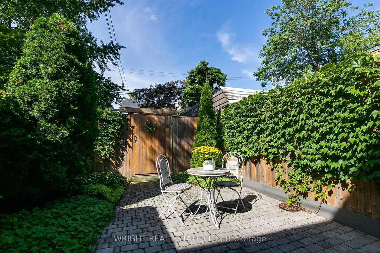 276, Robert, University, Toronto