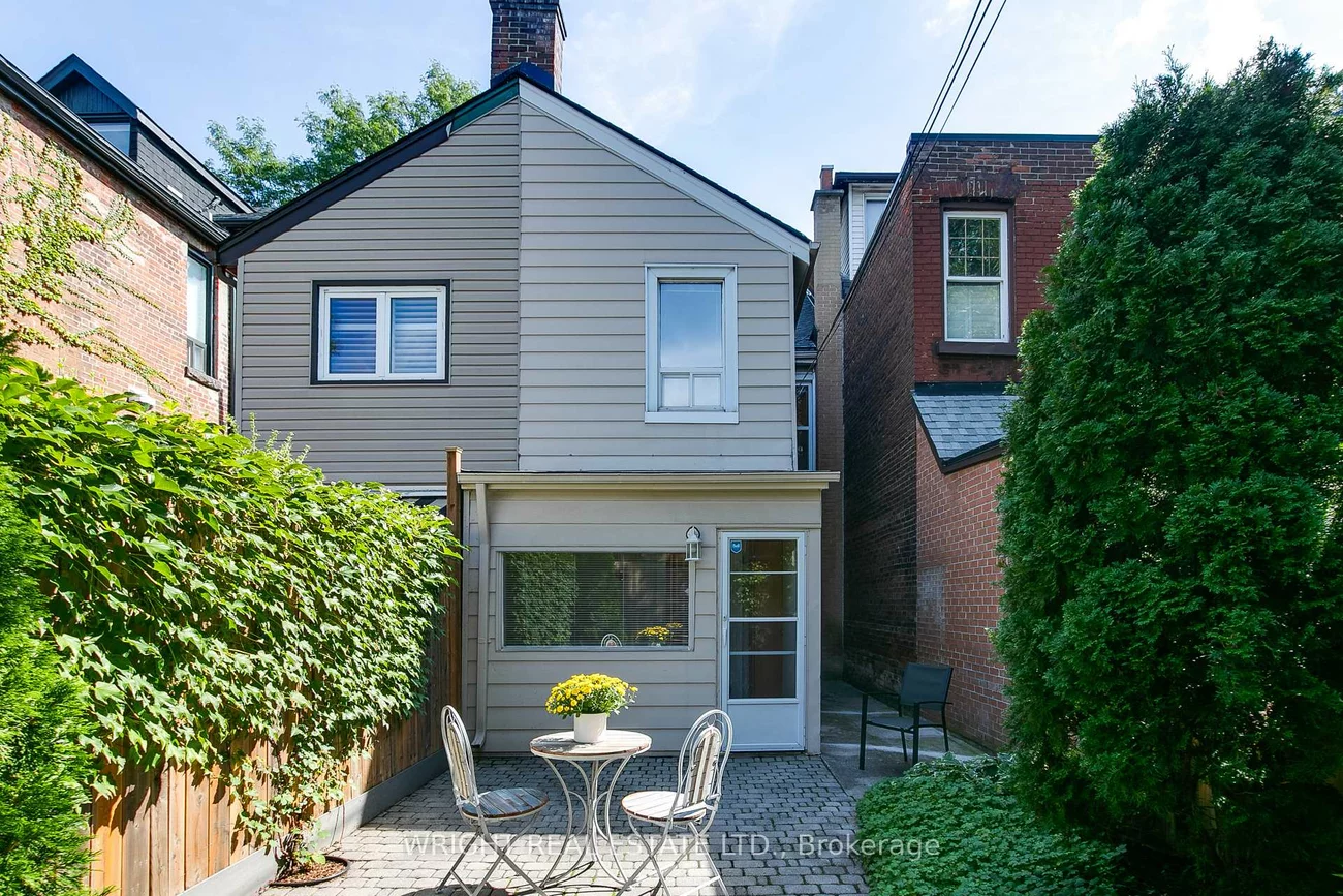 276, Robert, University, Toronto