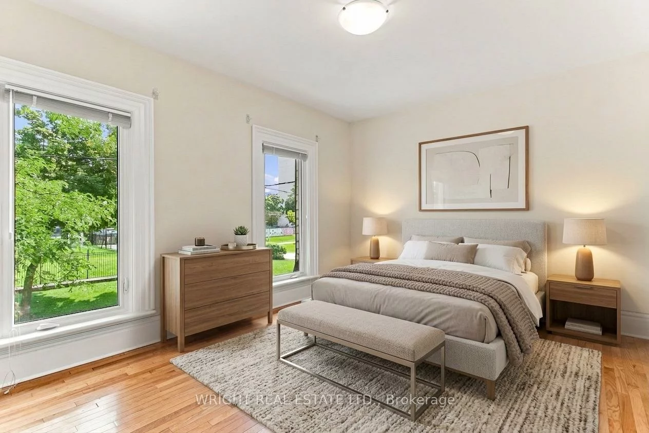 276, Robert, University, Toronto