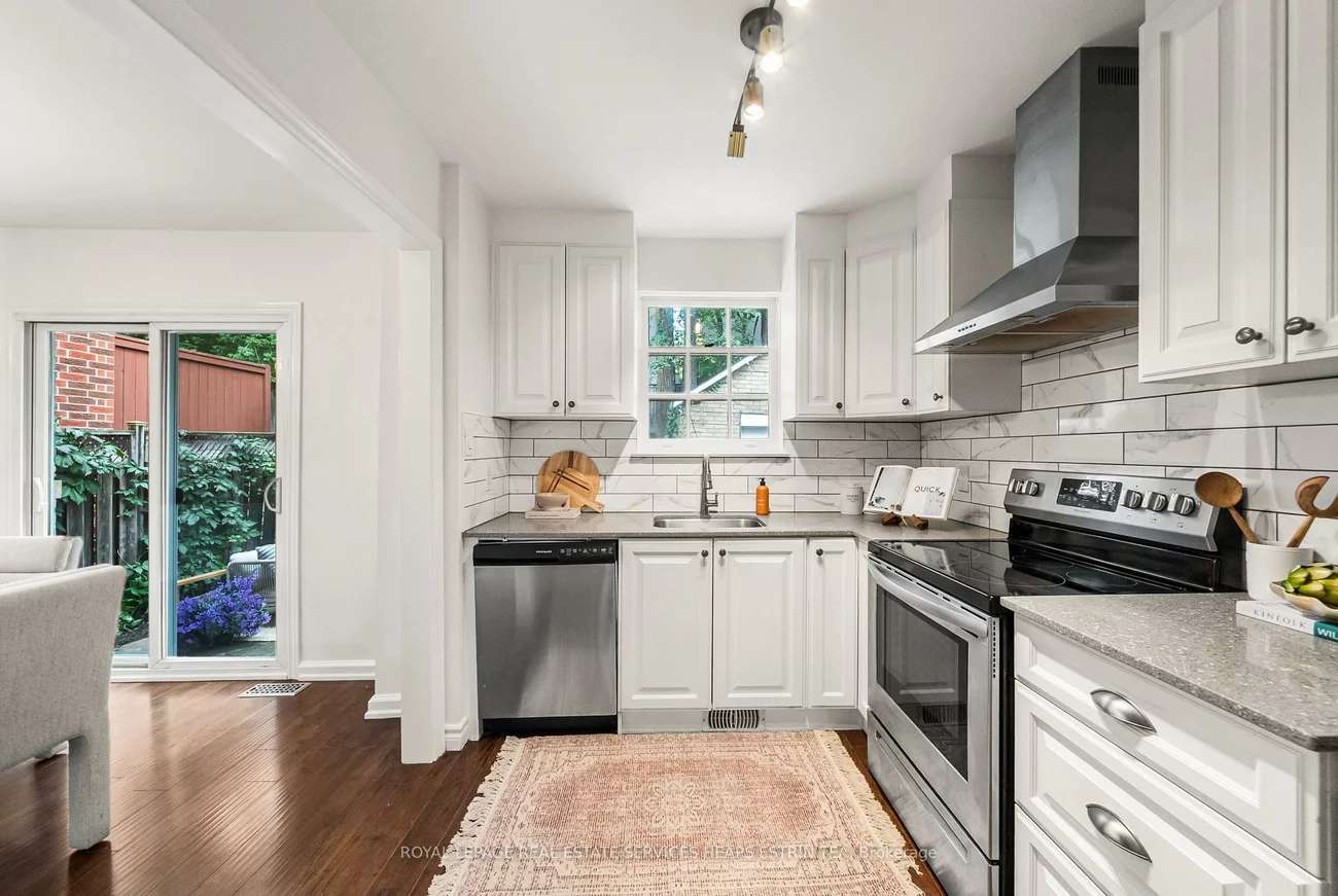 41, Fairfield, Mount Pleasant East, Toronto