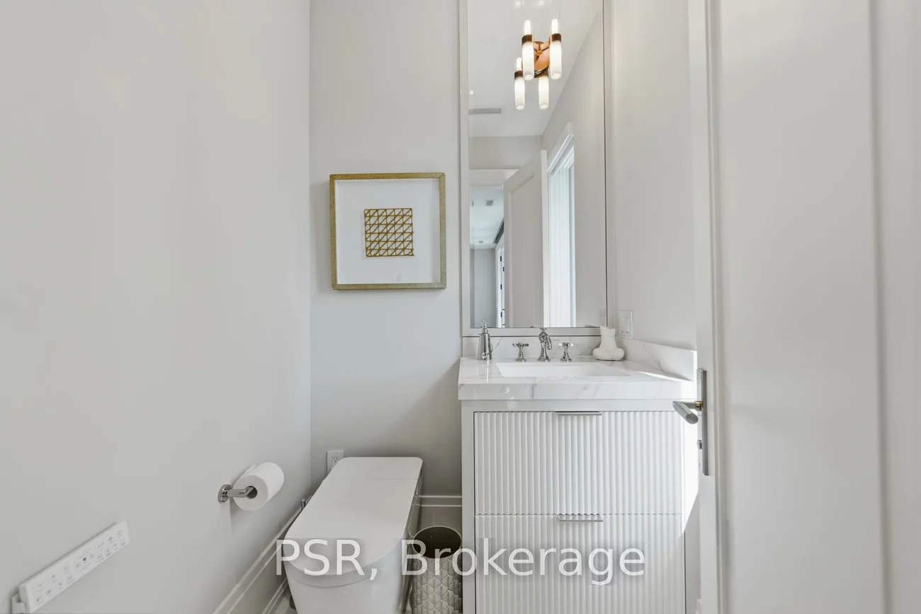 117, Yonge, Bedford Park-Nortown, Toronto