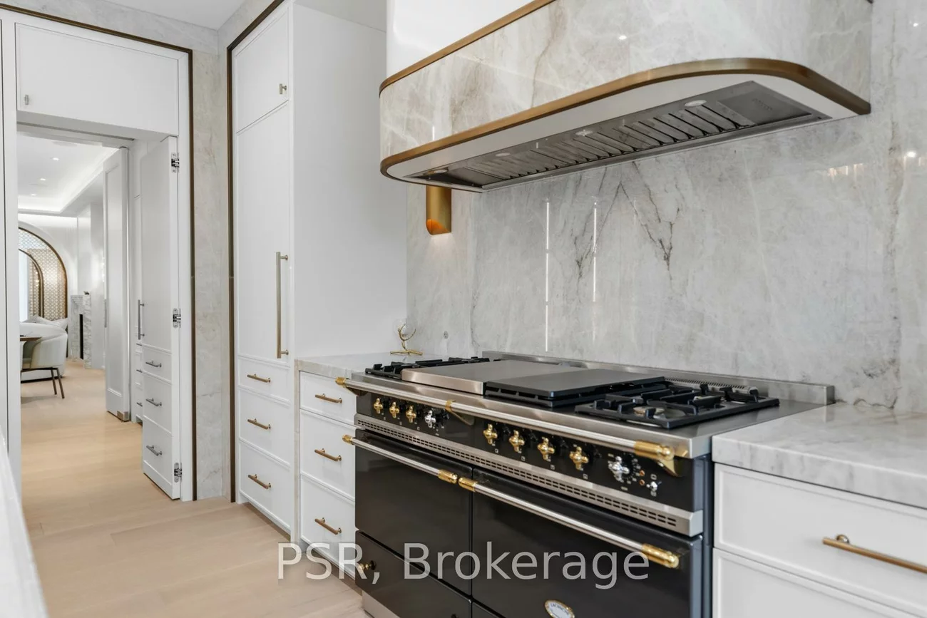117, Yonge, Bedford Park-Nortown, Toronto