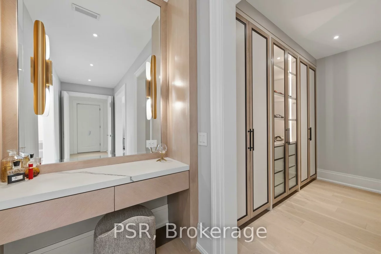 117, Yonge, Bedford Park-Nortown, Toronto