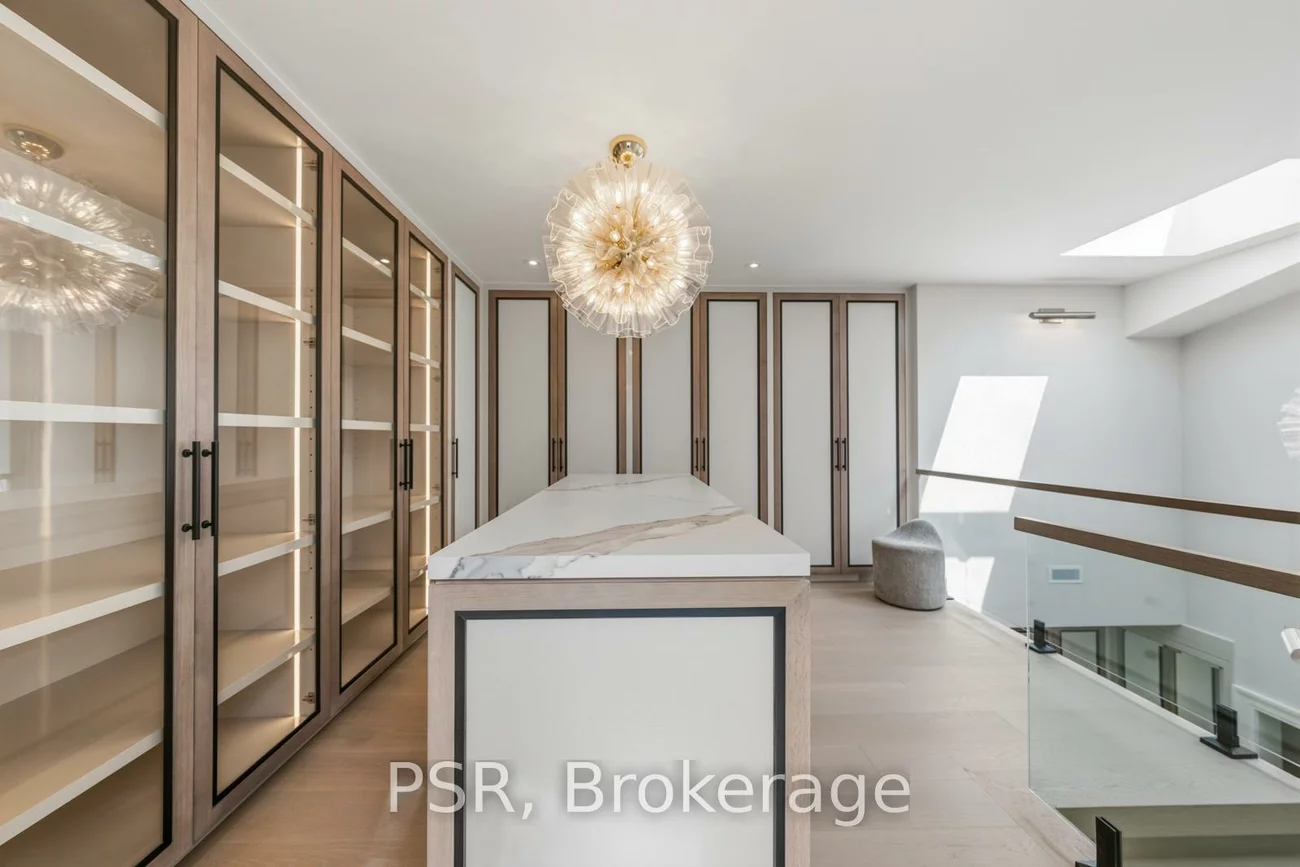117, Yonge, Bedford Park-Nortown, Toronto