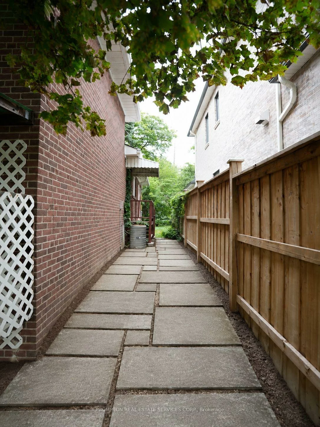 25, Lehar, Hillcrest Village, Toronto