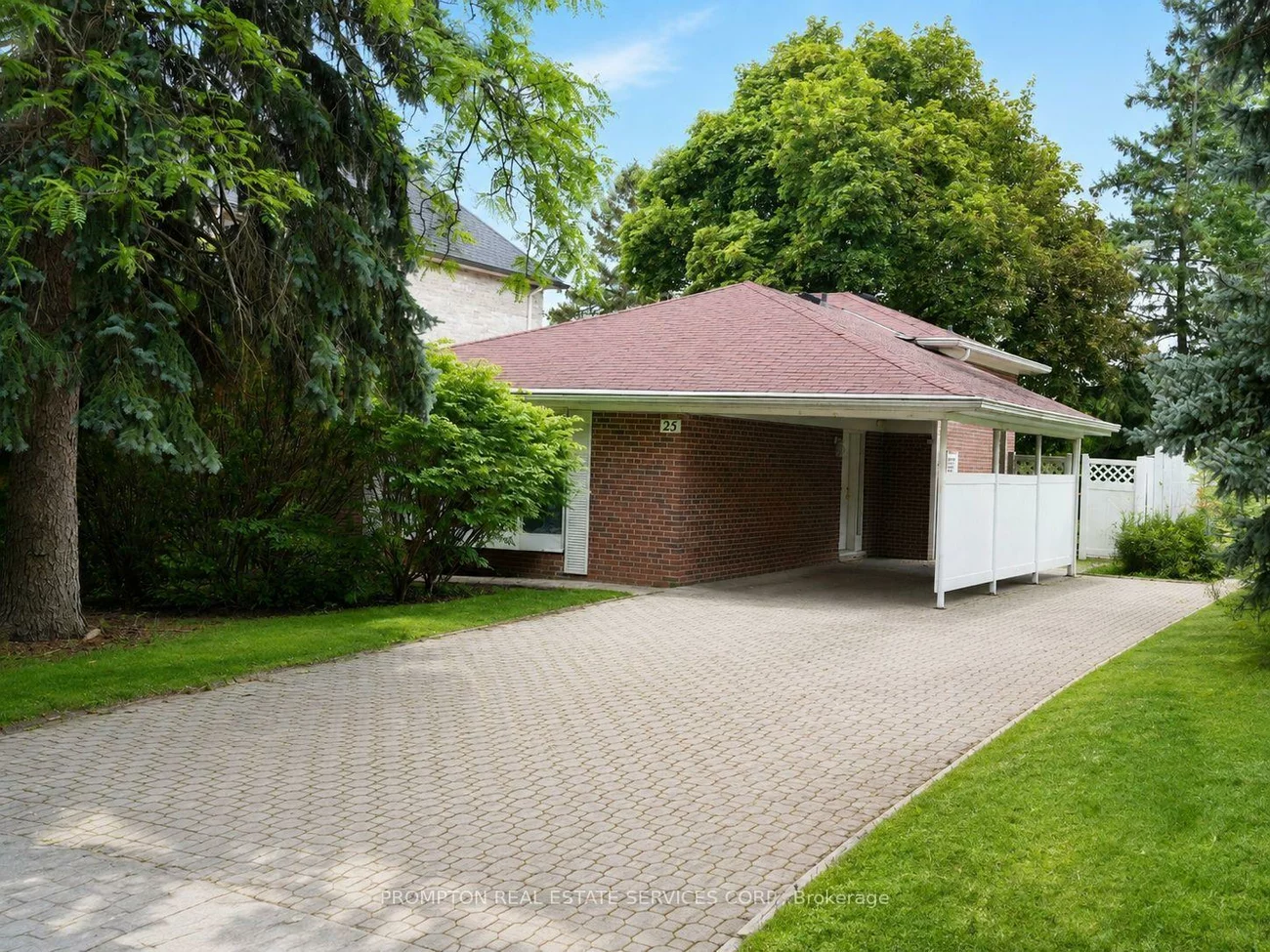 25, Lehar, Hillcrest Village, Toronto
