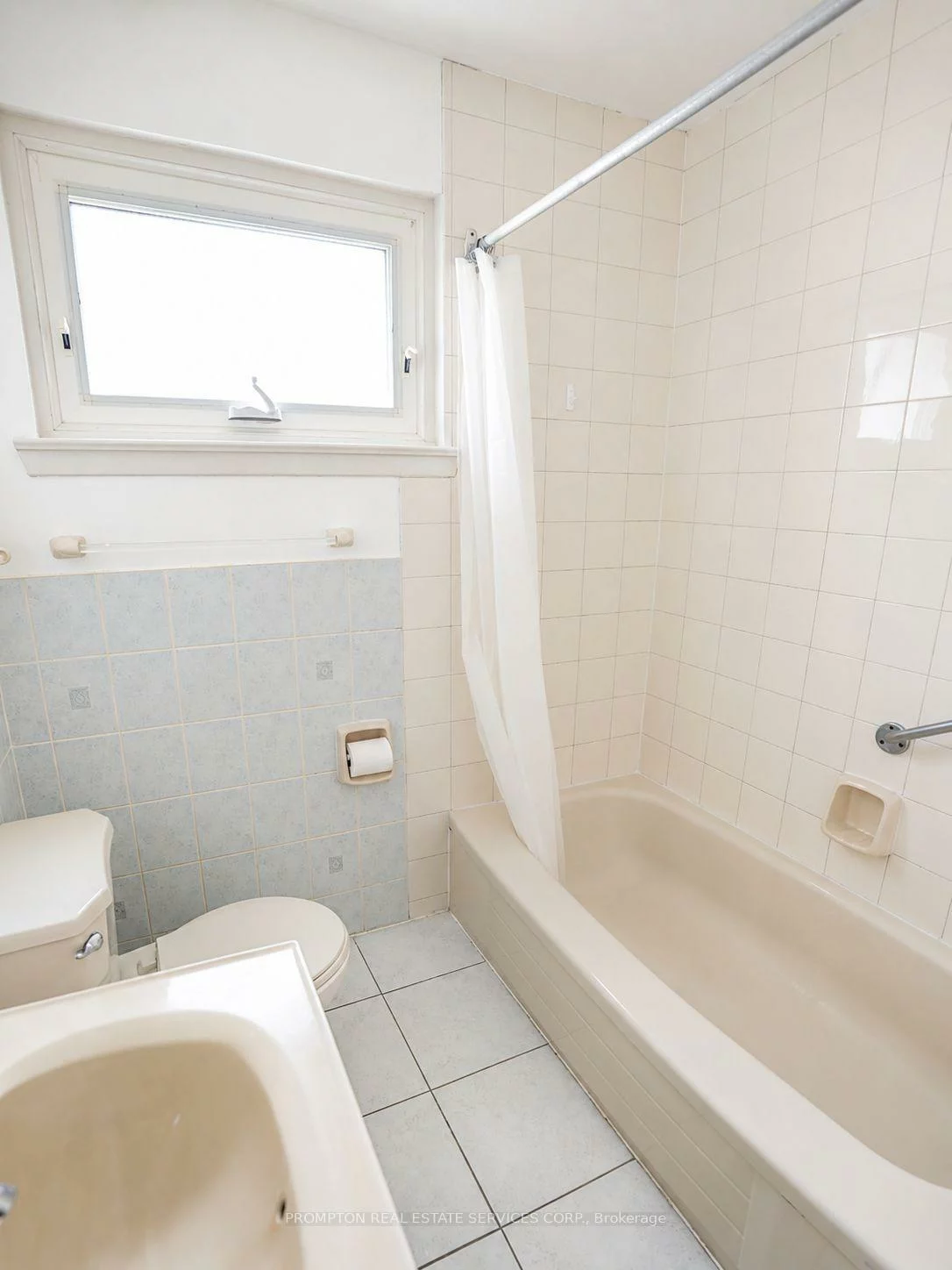25, Lehar, Hillcrest Village, Toronto