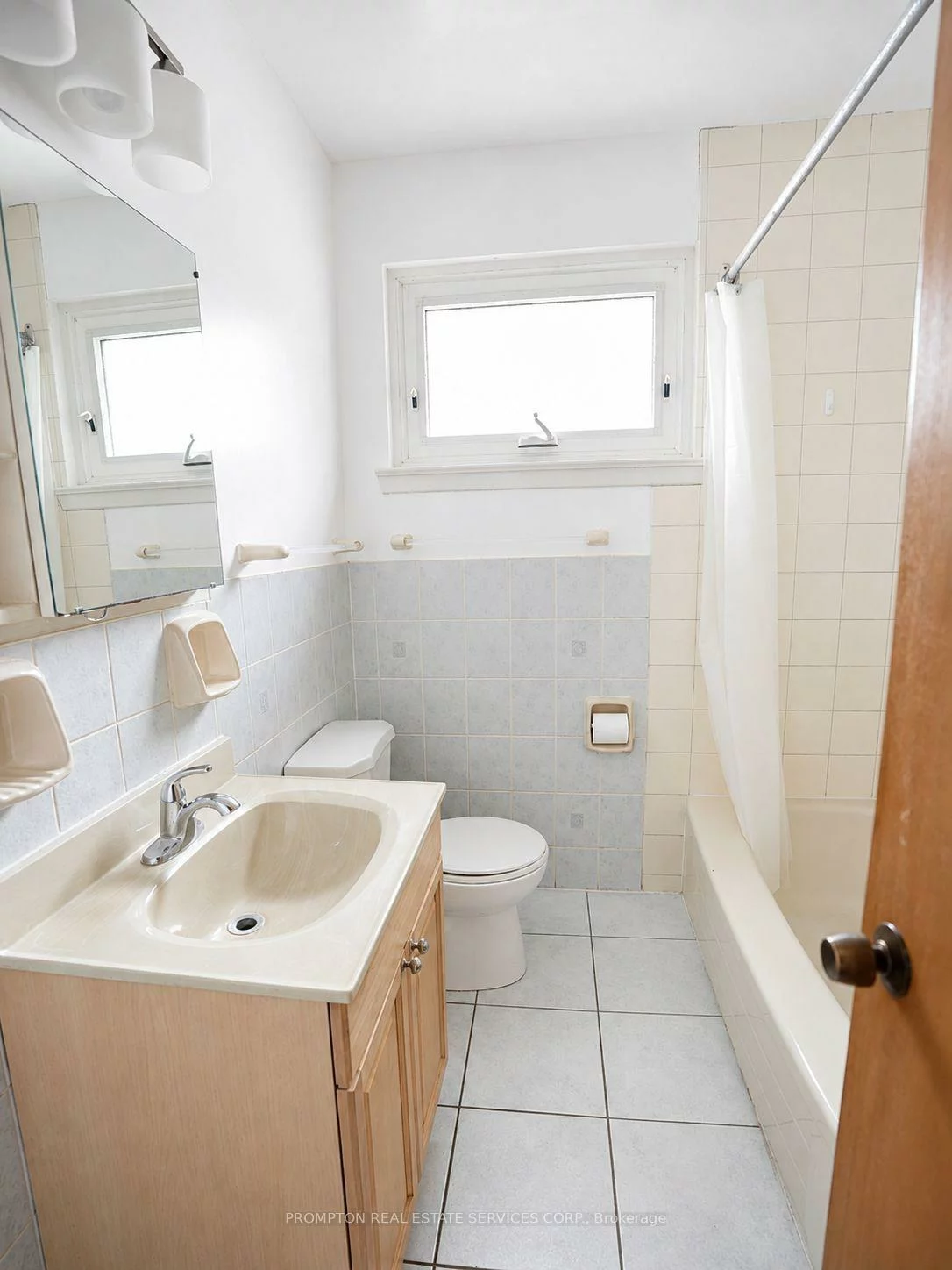 25, Lehar, Hillcrest Village, Toronto