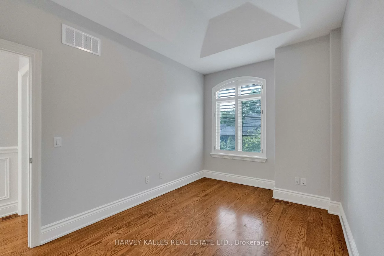 168, Roe, Bedford Park-Nortown, Toronto
