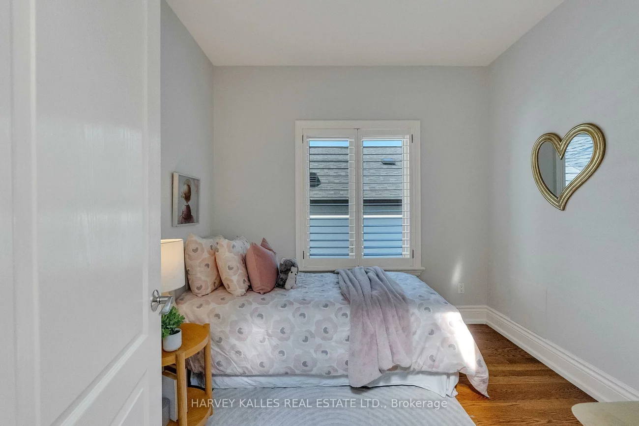 168, Roe, Bedford Park-Nortown, Toronto