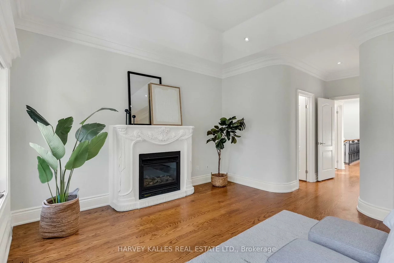 168, Roe, Bedford Park-Nortown, Toronto