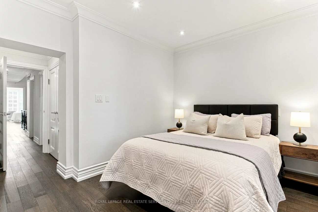 46, Bernard, Annex, Toronto