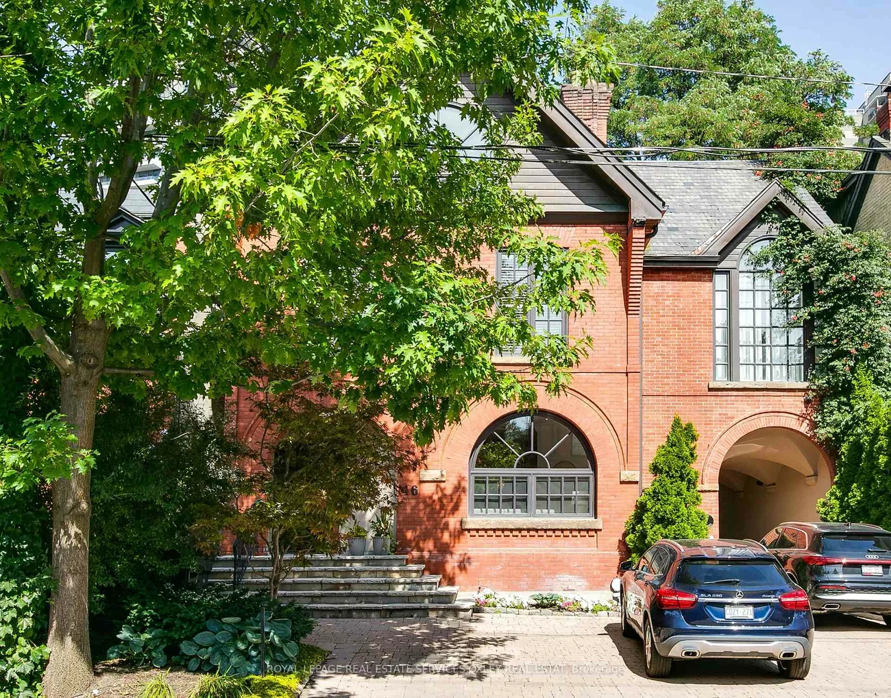 46, Bernard, Annex, Toronto