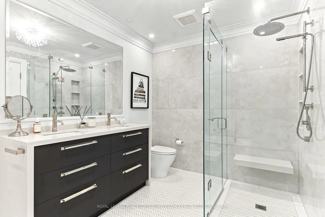 46, Bernard, Annex, Toronto