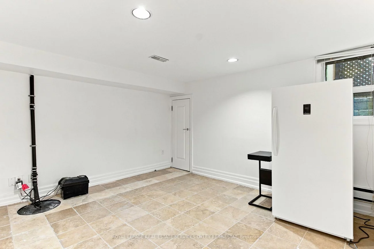 46, Bernard, Annex, Toronto