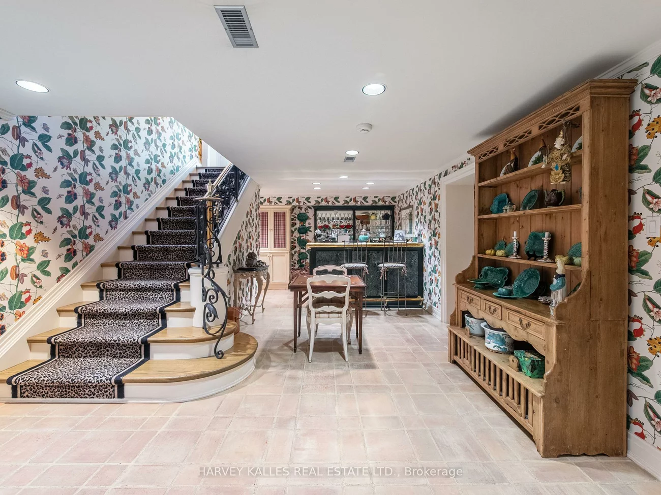 94, Dunvegan, Forest Hill South, Toronto