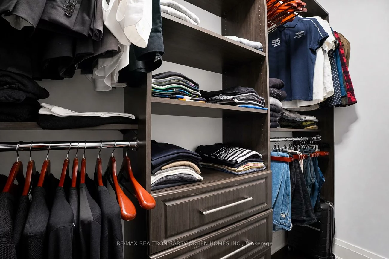 117, Scollard, Annex, Toronto