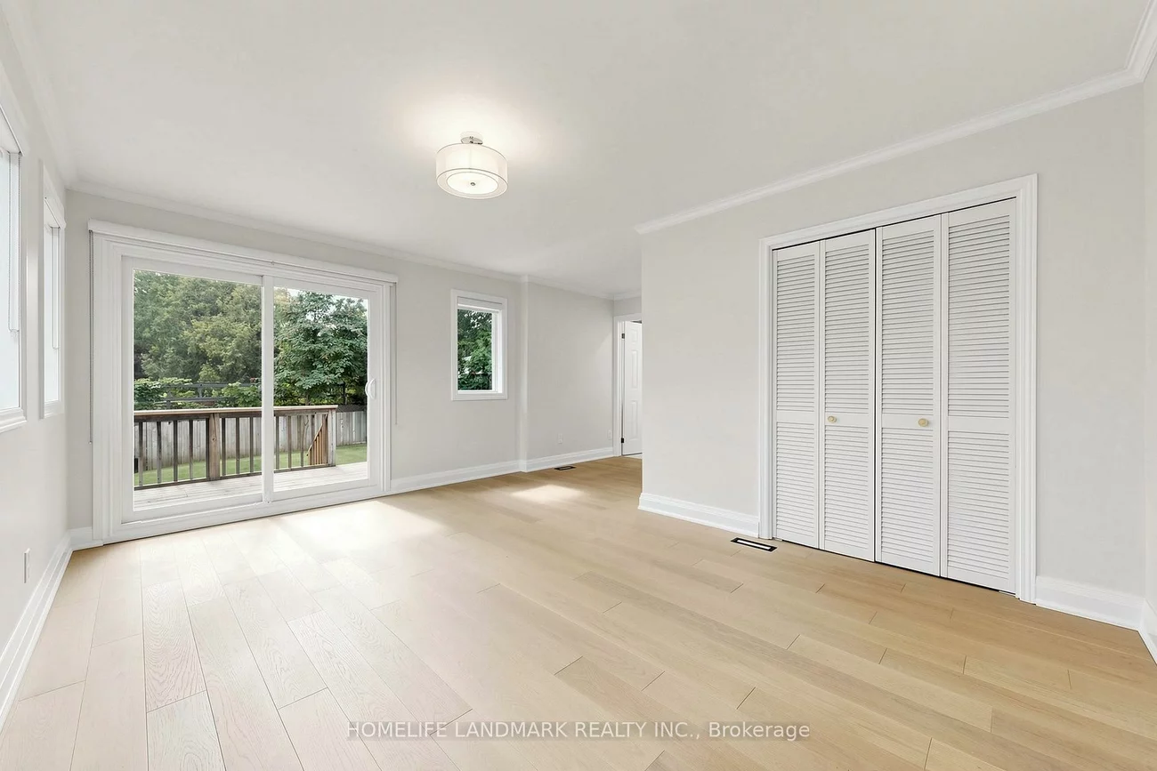 29, Dexter, Hillcrest Village, Toronto