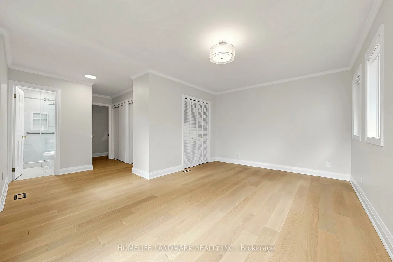 29, Dexter, Hillcrest Village, Toronto