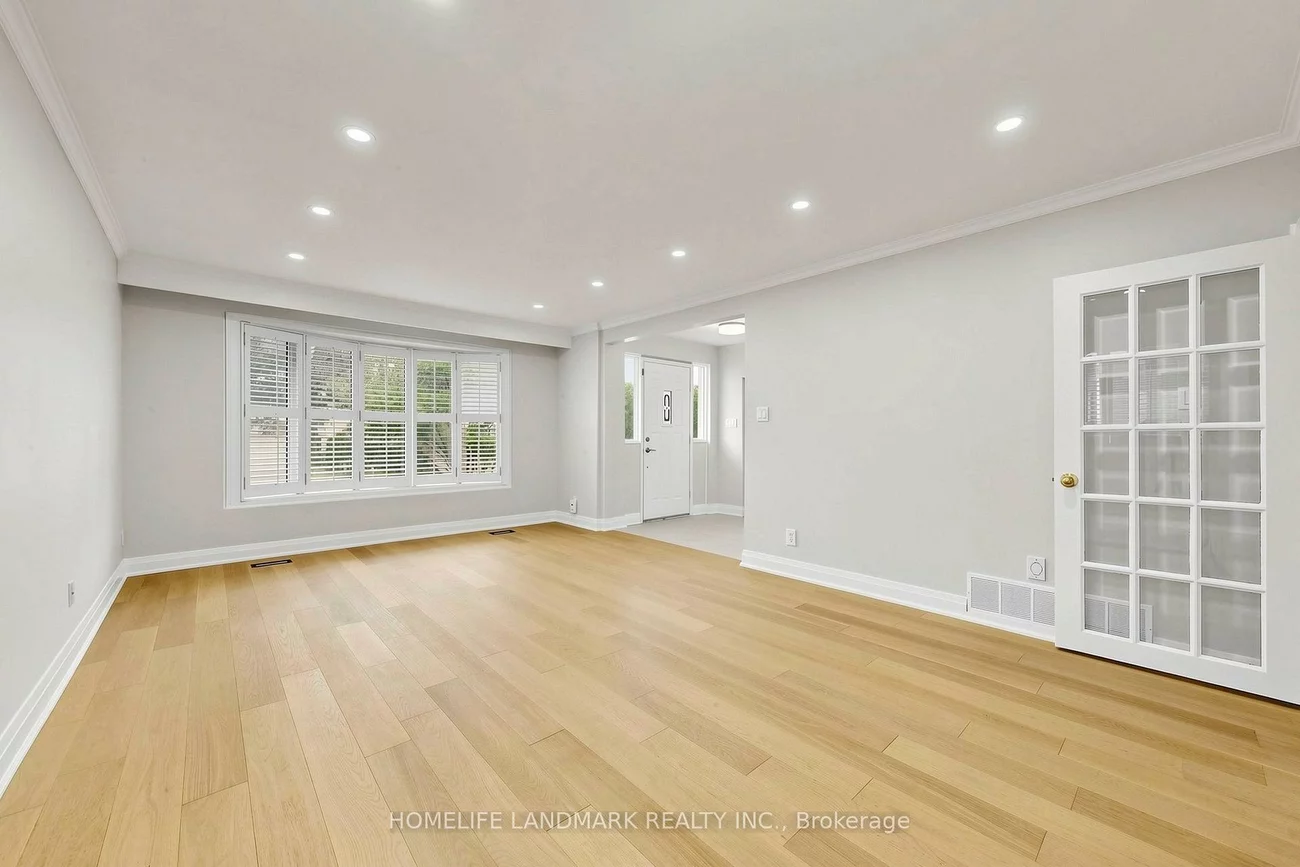 29, Dexter, Hillcrest Village, Toronto