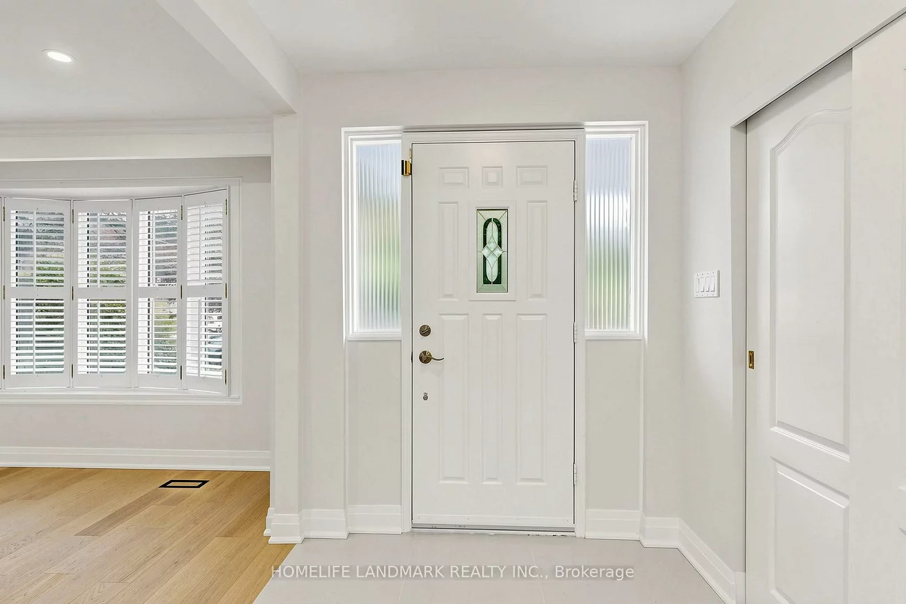 29, Dexter, Hillcrest Village, Toronto