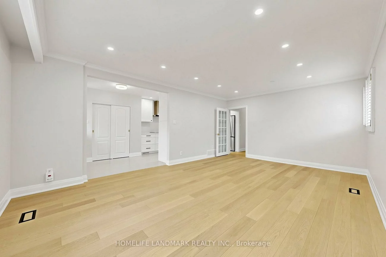 29, Dexter, Hillcrest Village, Toronto