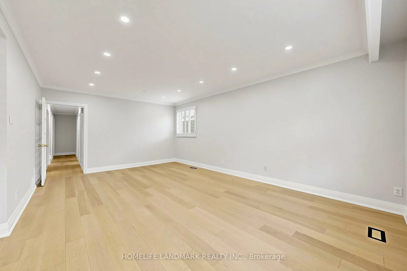 29, Dexter, Hillcrest Village, Toronto