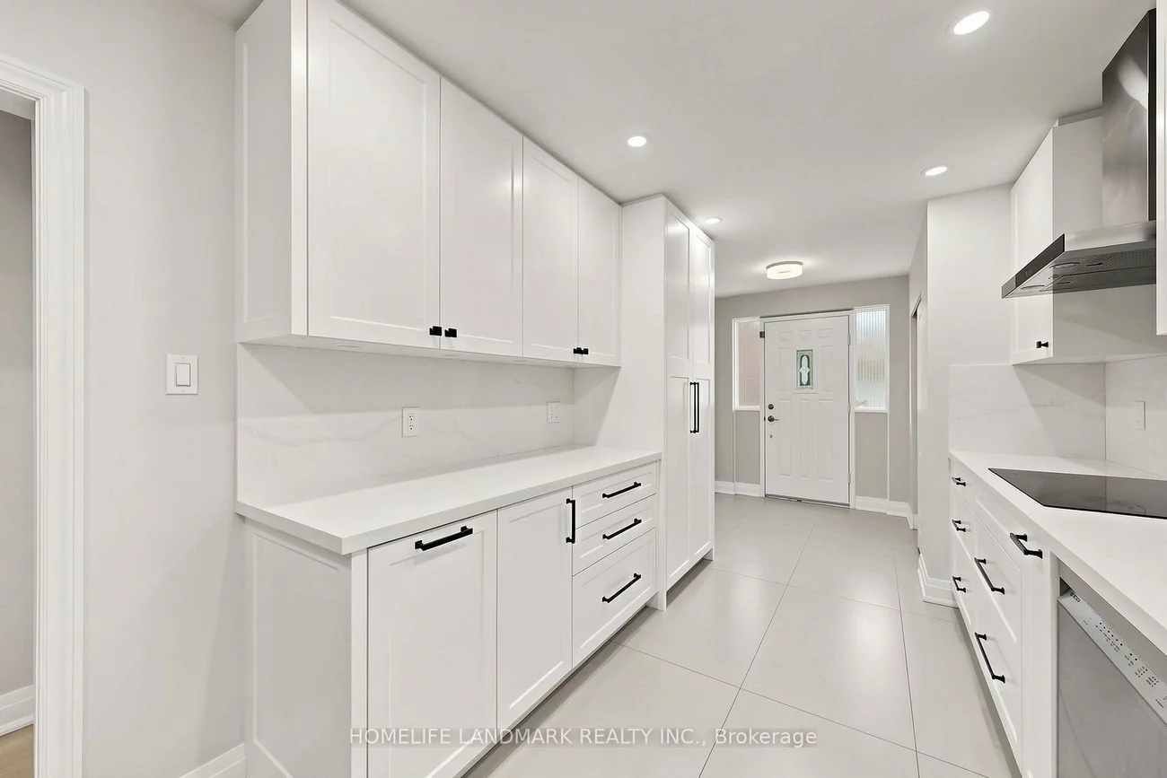29, Dexter, Hillcrest Village, Toronto