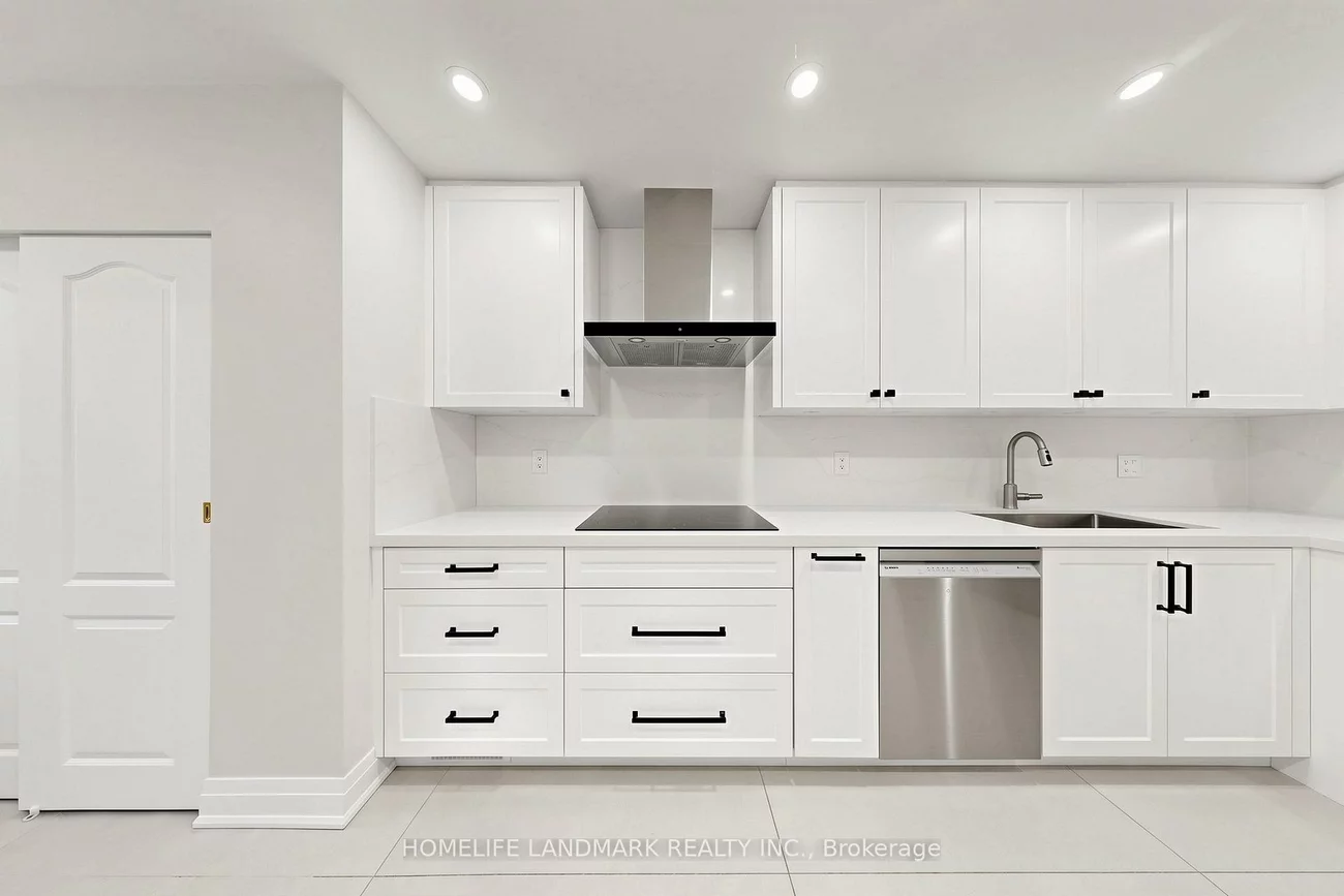 29, Dexter, Hillcrest Village, Toronto