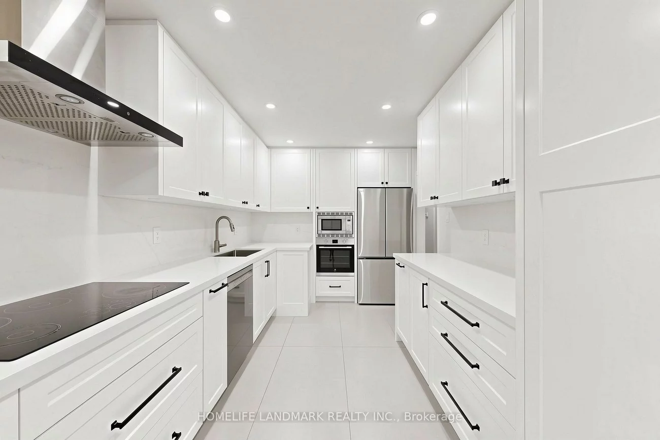 29, Dexter, Hillcrest Village, Toronto