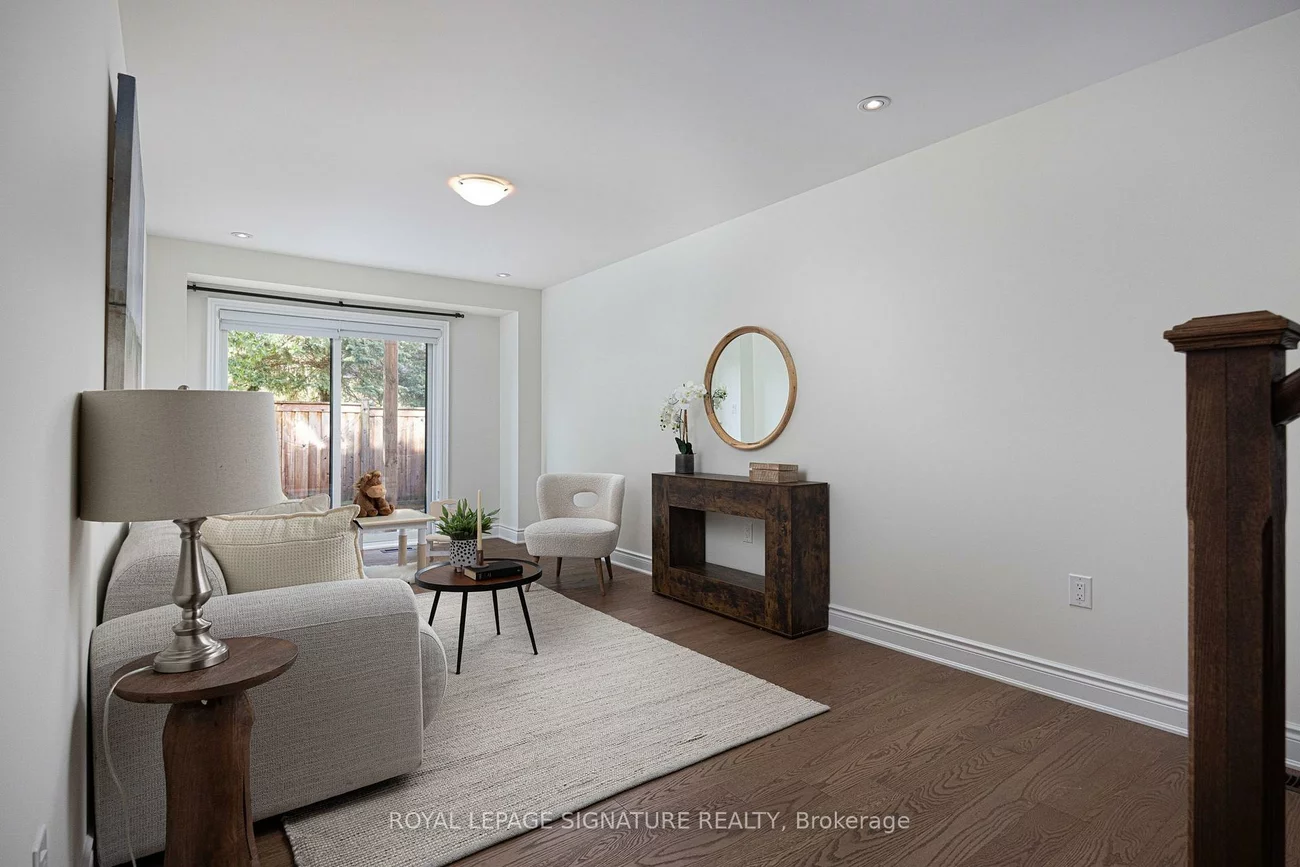 19, Hollyhock, Banbury-Don Mills, Toronto