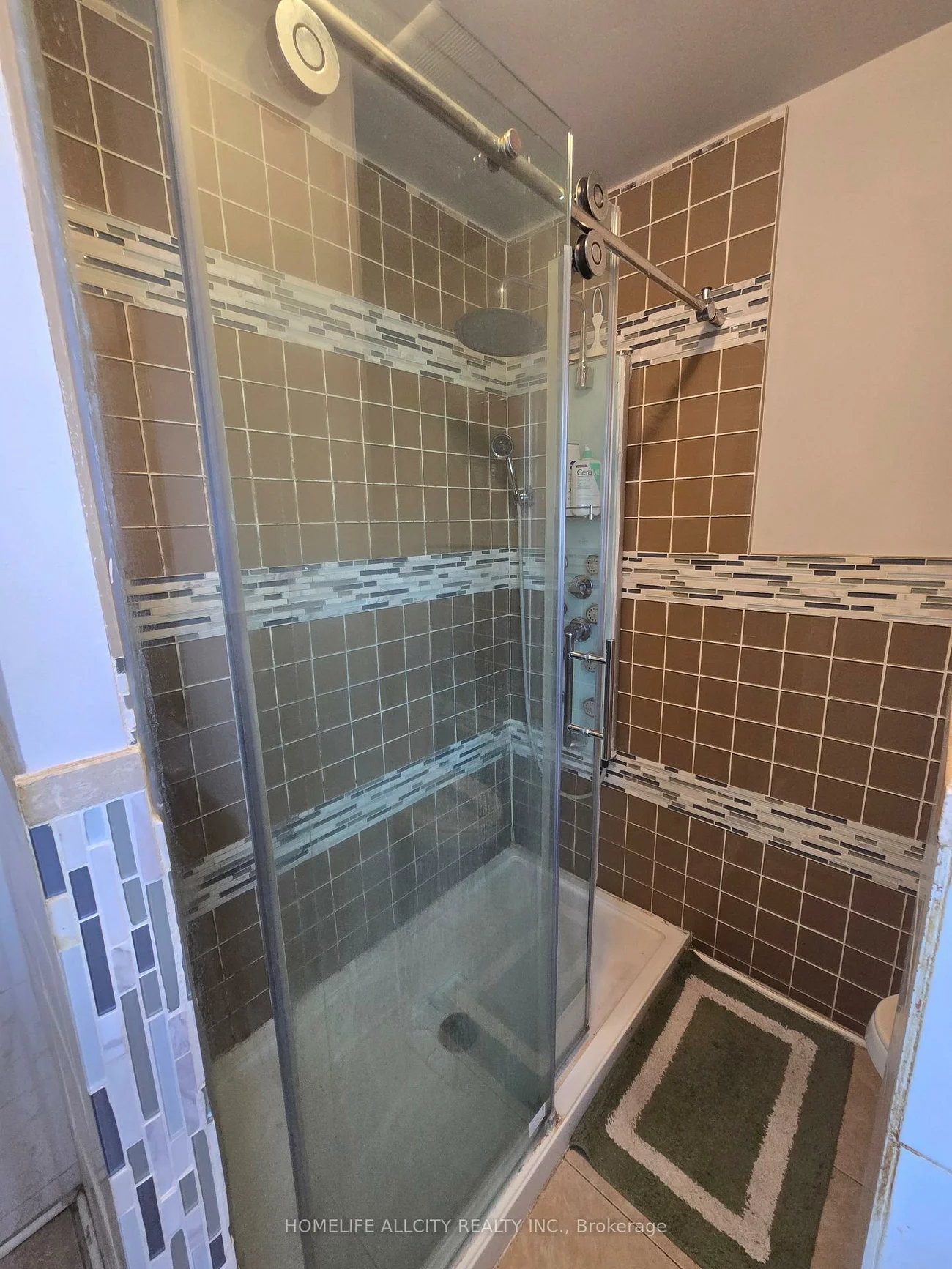 4, Bevdale, Willowdale West, Toronto