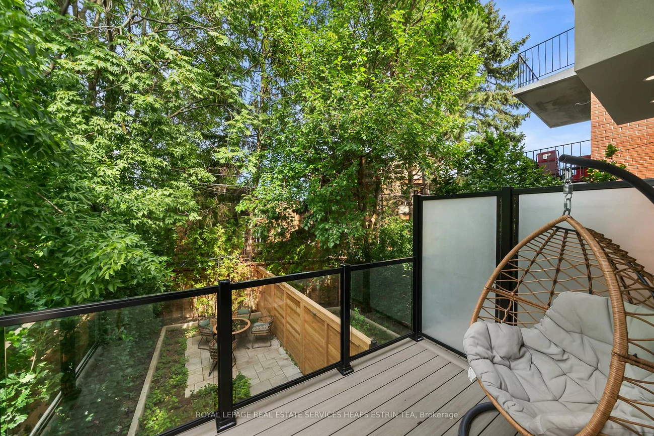 16B, Kenrae, Leaside, Toronto