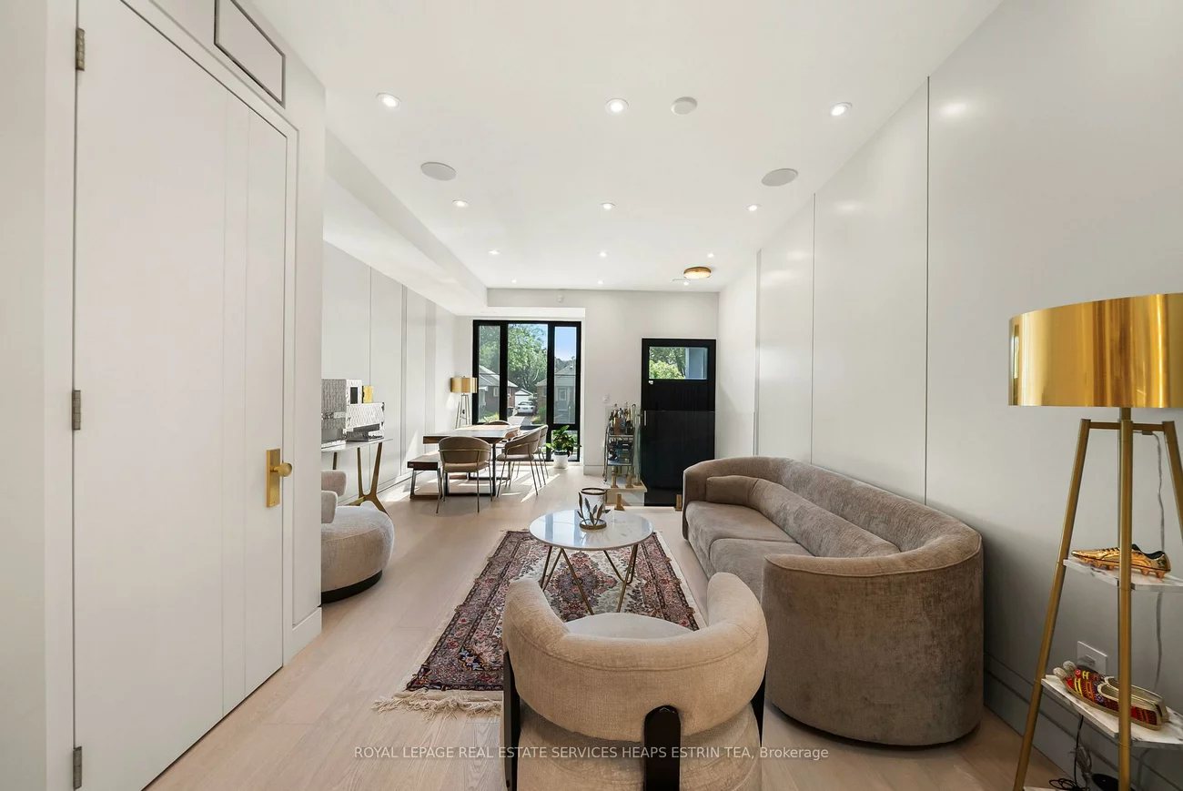 16B, Kenrae, Leaside, Toronto