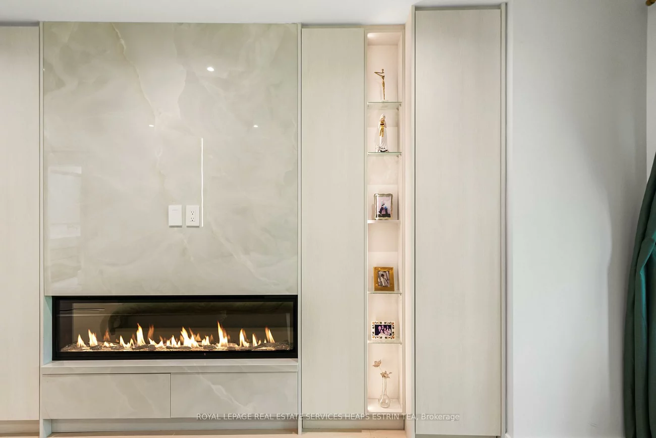 16B, Kenrae, Leaside, Toronto