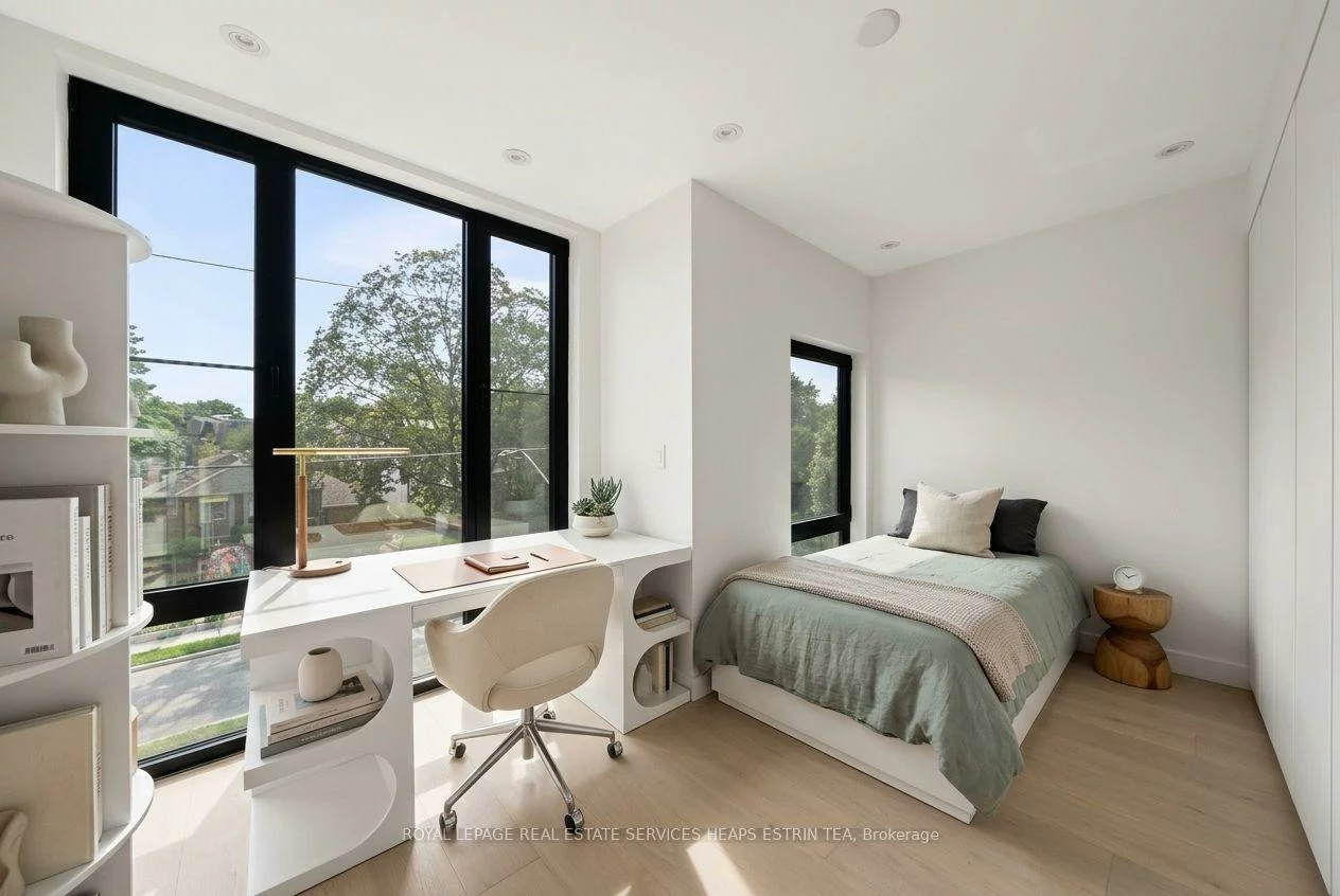 16B, Kenrae, Leaside, Toronto