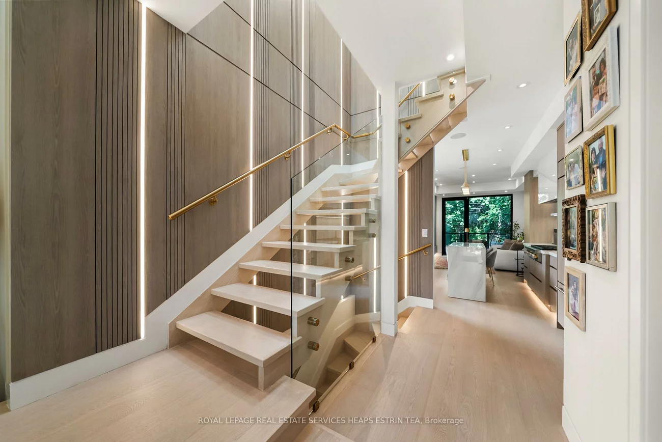 16B, Kenrae, Leaside, Toronto
