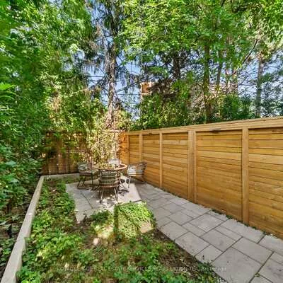 16B, Kenrae, Leaside, Toronto