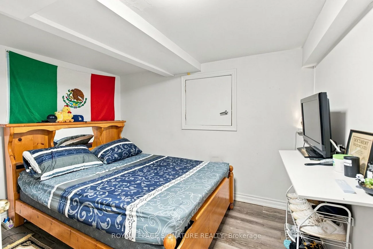 35, Regal, Wychwood, Toronto