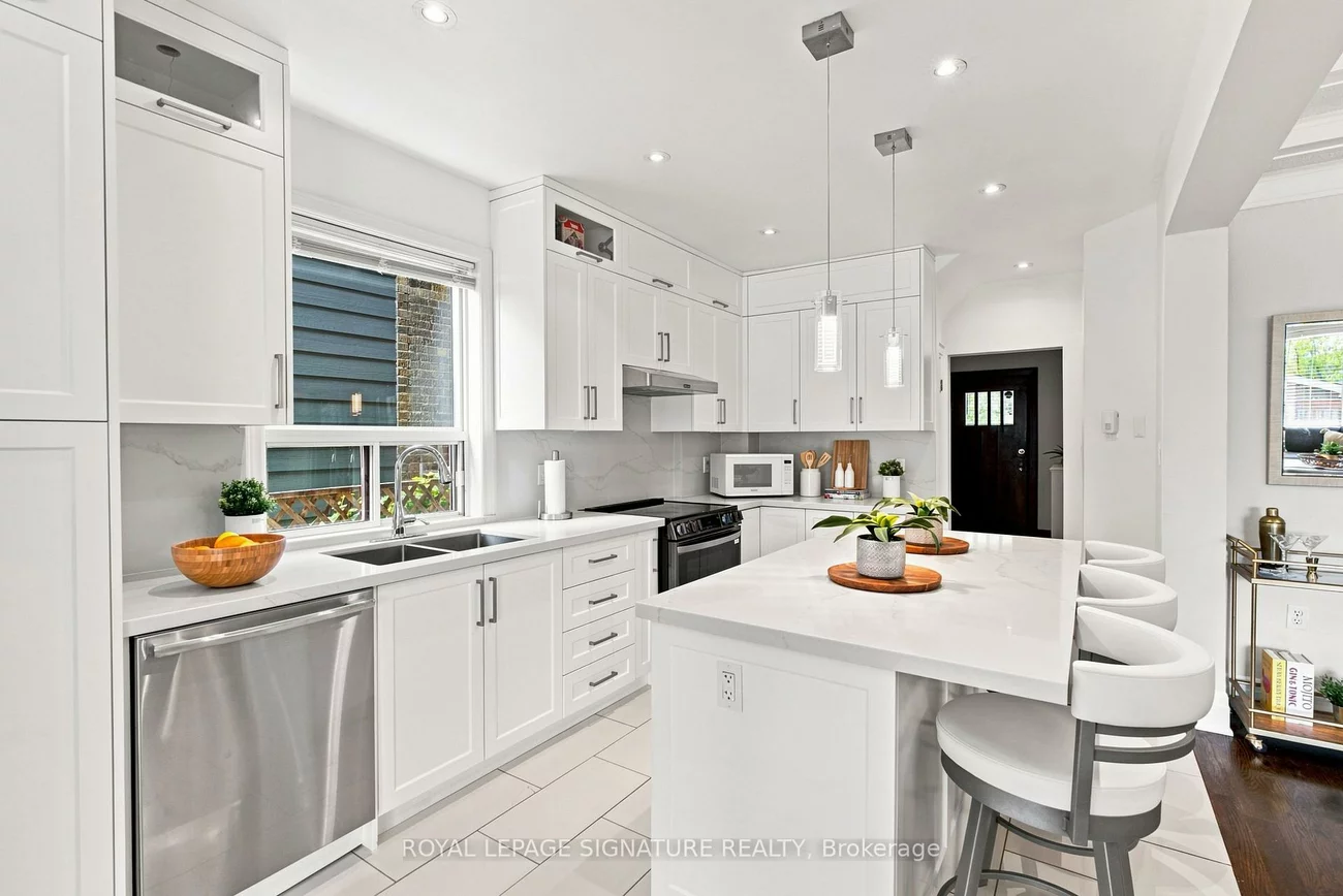 35, Regal, Wychwood, Toronto
