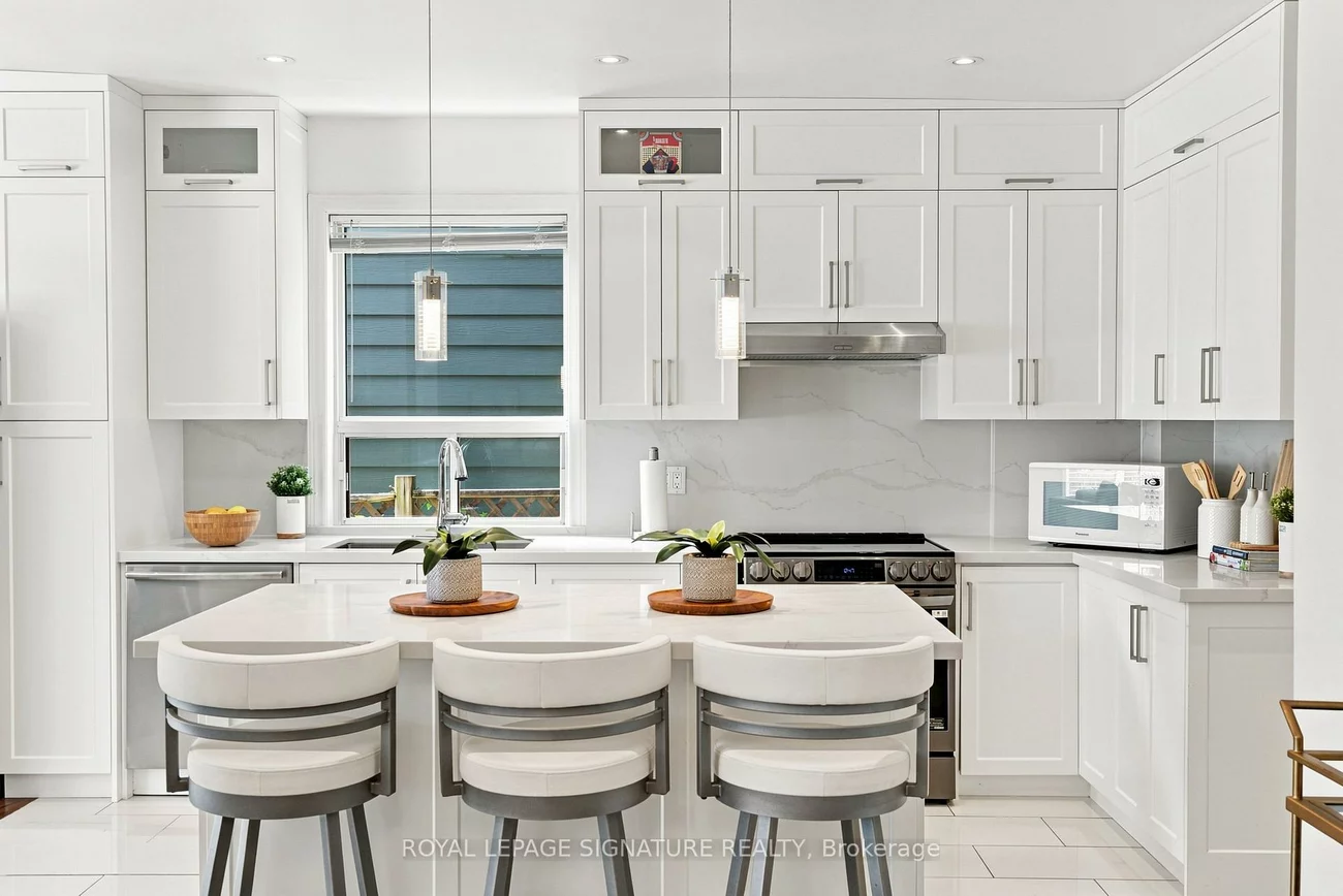 35, Regal, Wychwood, Toronto