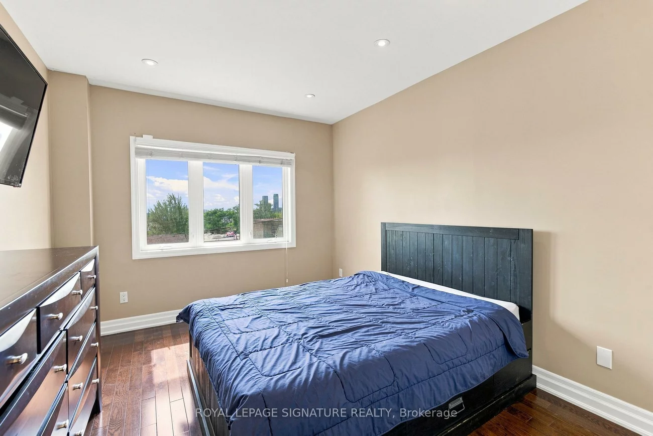 35, Regal, Wychwood, Toronto