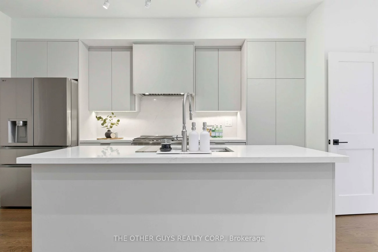 9R, Clintwood, Parkwoods-Donalda, Toronto
